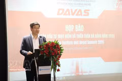 Le Son Phong, Deputy Director of the Da Nang Department of Science and Technology, speaks at the press conference announcing the Da Nang Venture and Angel Summit 2026. (Photo: VNA)