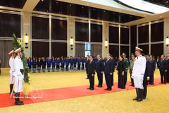 Politburo member, Standing member of the Communist Party of Vietnam Central Committee's Secretariat Tran Cam Tu leads a high-level delegation of the CPV to attend the funeral service for Politburo member of the Lao People's Revolutionary Party (LPRP) Central Committee and President of the Lao National Assembly Xaysomphone Phomvihane on August 12, 2026. (Photo: VNA)