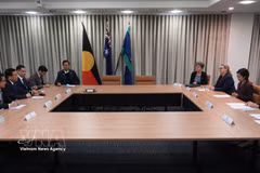 At the working session between the Vietnamese delegation and the DFAT. (Photo: VNA)