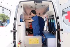 An ambulance from the pre-hospital emergency care service in Phu Quoc special zone in An Giang province. (Photo: VNA)