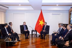 Top Vietnamese leader meets Australian firms