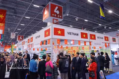 Booths of Vietnamese cooperatives and enterprises at the Halal Expo 2025 exhibition in Türkiye. (Photo: VNA)