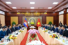 The talks between Prime Minister Pham Minh Chinh and his Cambodian counterpart Hun Manet in Tay Ninh province on December 8 (Photo: VNA)