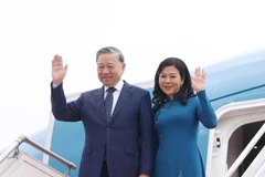 General Secretary of the Communist Party of Vietnam (CPV) Central Committee To Lam and his spouse Ngo Phuong Ly arrive in Changi Airport on March 11 afternoon, beginning a three-day official visit to Singapore. (Photo: VNA)