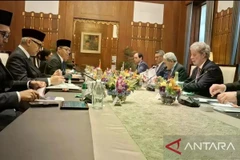 Indonesian Foreign Minister Sugiono (third, left) and his New Zealand counterpart Winston Peters (third, right) co-chair the 12th meeting of the Indonesia-New Zealand Joint Ministerial Commission (JMC) in Jakarta, on June 13. (Photo: ANTARA)
