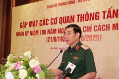 Politburo member, Vice Secretary of the Central Military Commission, and Minister of National Defence Gen. Phan Van Giang speaks at the meeting (Photo: VNA)