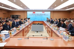 The 19th Vietnam - Singapore Connectivity Ministerial Meeting in Hanoi on October 10 (Photo: VNA)