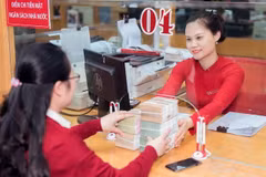 At an Agribank office. The banking sector is at the forefront of unblocking green capital flows. (Photo: VNA)