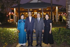 National Assembly (NA) Chairman Tran Thanh Man (secon, from right) and his spouse are with Japanese Ambassador to Vietnam Ito Naoki and his spouse. (Photo: VNA)