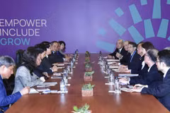 At a meeting between Vietnamese State President Luong Cuong and Japanese Prime Minister Shigeru Ishiba in Lima, Peru, on November 16, 2024, on the sidelines of the APEC Economic Leaders' Week. (Photo: VNA)