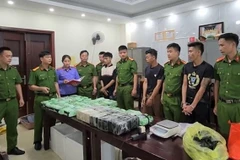 Nghe An police confiscate the drugs (Photo: laodong.vn)
