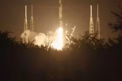 SpaceX's Falcon 9 rocket carrying the Nusantara Lima (N5) satellite lifted off from Cape Canaveral, US on September 10. (Photo: ANTARA)