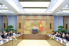 Vice Chairman of the National Assembly (NA), Senior Lieutenant General Nguyen Doan Anh, hosts a reception in Hanoi on June 2 for a delegation from the French National Assembly's Committee of National Defence and Armed Forces. (Photo: VNA)