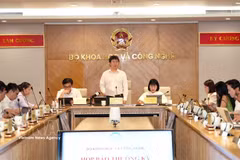 The Ministry of Science and Technology holds its monthly press briefing on June 1. (Photo: VNA)