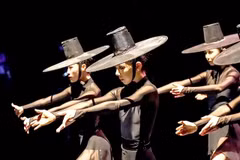 Inspired by the "gat", a traditional Korean hat, the ballet GAT reinterprets Korea’s distinctive aesthetic through ballet, a quintessential Western art form. (Photo courtesy of Yun Byul Ballet Company)