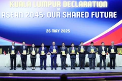 Leaders of ASEAN member states at the signing ceremony in Kuala Lumpur on May 26 (Photo: VNA)