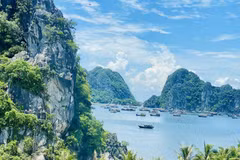 Quang Ninh province is a popular destination in summer. (Photo: VNA)
