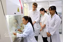 Tra Vinh University attracts a growing number of students and interns from Vietnam and abroad for study and research programmes. (Photo: VNA)
