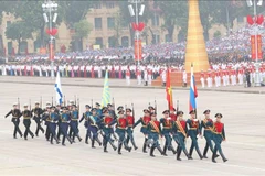 Personnel of the Russian Federation's armed forces march through Ba Dinh Square in the parade on September 2, 2025. (Photo: VNA)