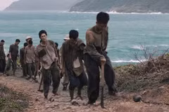 A scene from the film “The Sound of Crossing the Sea”, which portrays steadfast revolutionary soldiers imprisoned at Con Dao Prison (Photo of the producer)