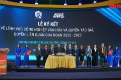 The signing ceremony at the Autumn Fair 2025 on November 3. (Photo: VNA)