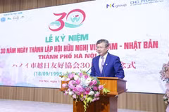 HUFO President Nguyen Ngoc Ky speaks at the event (Photo: Thoi dai magazine)