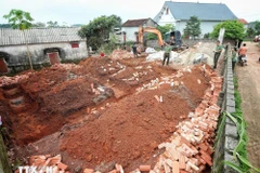 A house is being built for the family with meritorious service to the revolution in Bac Giang province. (Photo: VNA)