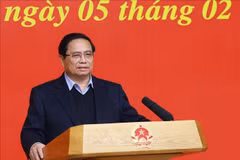 Prime Minister Pham Minh Chinh speaks at the first meeting of the Party Committee of the Government in the 2020-2025 tenure (Photo: VNA)
