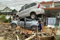 Typhoon Kalmaegi leaves five dead in Philippines