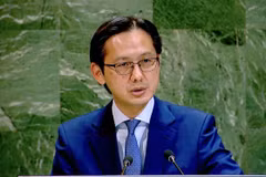 Ambassador Do Hung Viet, Permanent Representative of Vietnam to the UN, speaks at the annual plenary debate on oceans and the law of the sea held by the 80th session of the UN General Assembly (UNGA 80). (Photo: VNA)