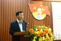 Deputy Minister of Science and Technology Bui The Duy speaks at the seminar (Photo: VNA)