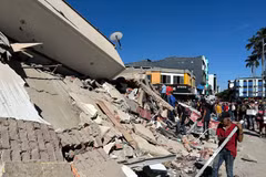 A building collapsed in Pereira, Colombia, after the earthquake on August 10, 2026. (Photo: AA/VNA)