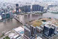 Ba Son Bridge connects Ton Duc Thang street with Thu Thiem urban area in Ho Chi Minh City. (Photo: VNA)