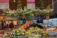 Inside a supermarket in Indonesia (Illustrative photo: VNA)