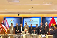 Vietnamese, US firms sign MoUs (Photo: VNA)