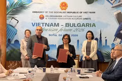 The Vietnam Cultural and Tourism Association in Europe (VNCT) and the Bulgarian Union of Balneology and SPA Tourism sign a memorandum of understanding to boost information exchange, product development, and joint familiarisation trips. (Photo: VNA)