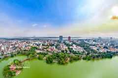 A panoramic view of Hanoi’s political centre, stretching from Hoan Kiem Lake to the Red River (Photo: VNA)