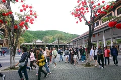 The Ba Na Hills tourist area in Da Nang always attracts a large number of tourists. (Photo: VNA)