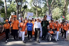 More than 5,000 people join charity walk for AO victims in HCM City on August 10 (Photo: VNA)