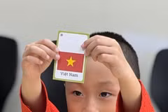 A Canadian child of Vietnamese origin in a traditional Vietnamese-language class in Toronto, Canada.