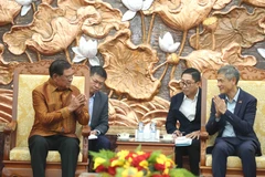 Vietnamese Ambassador to Cambodia Nguyen Minh Vu (right) receives Vice President of Cambodian People's Party Samdech Krolahom Sar Kheng on the occasion of Cambodia's Choul Chnam Thmey 2026 (Photo: VNA)