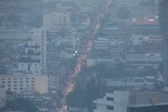 Air pollution haze blankets Bangkok, Thailand. (Photo: Xinhua/VNA)