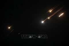 An Iranian missile is launched at the city of Hebron, in the southern West Bank on the evening of June 14, 2025. (Photo: Xinhua/VNA)