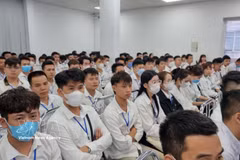 Vietnamese guest workers are bound for Japan, RoK (Photo: VNA)