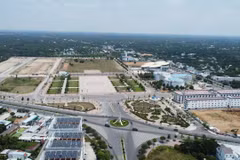 Many key infrastructure projects are under construction in Dong Thap province. (Photo: VNA)