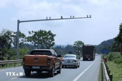 The Traffic Police force will transfer the fastest information on violation acts to the vehicle owner through the VNeTraffic application (Photo: VNA)