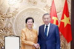 Party General Secretary To Lam (R) and outgoing Cambodian Ambassador Chea Kimtha (Photo: VNA)