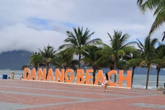 The beach in Da Nang is an attractive destination for tourists from all over the world, and locals. (Photo: VNA)