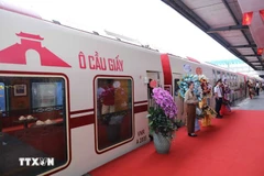 Named after five historic gates of the Red River Delta region – Cau Den, Quan Chuong, Cau Giay, Cho Dua and Dong Mac, the train’s luxuriously appointed carriages are designed in a nostalgic Indochine style. (Photo: VNA)
