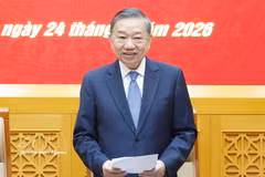 Party General Secretary and State President To Lam addresses the second meeting of the Central Military Commission for the 2025-2030 term in Hanoi on June 24 (Photo: VNA)